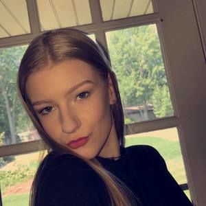 Meet your Posher, Abbey